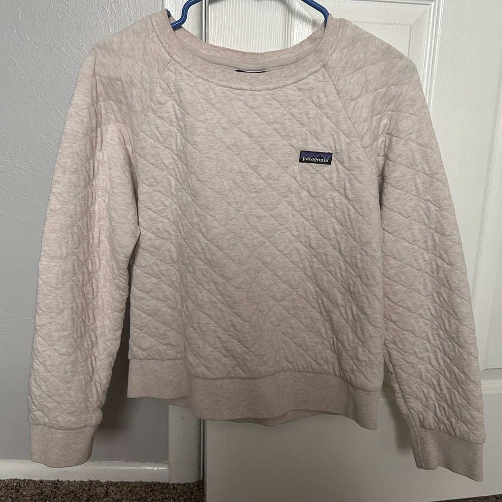 Patagonia Quilted Sweatshirt in Light Pink